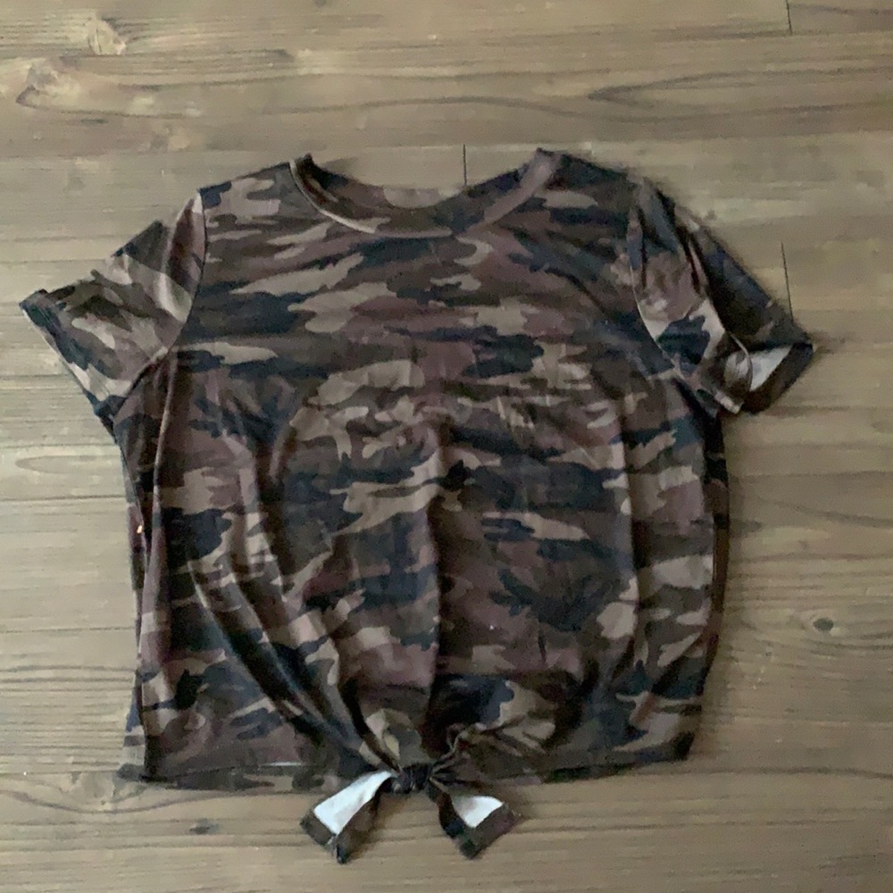 CAMO SHIRT IN GREAT CONDITION